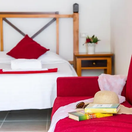 102 Bright Accomodation With Pool View 아파트 아데제