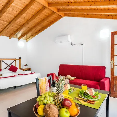 102 Bright Accomodation With Pool View * 아데제