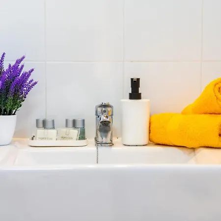 아파트 102 Bright Accomodation With Pool View *